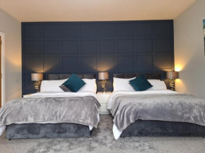Deluxe Ensuite room with pool